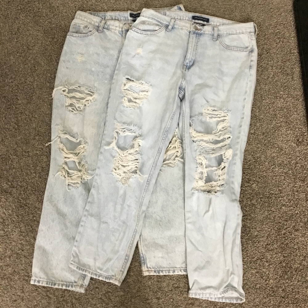 Two Arépostale mom jeans size 12